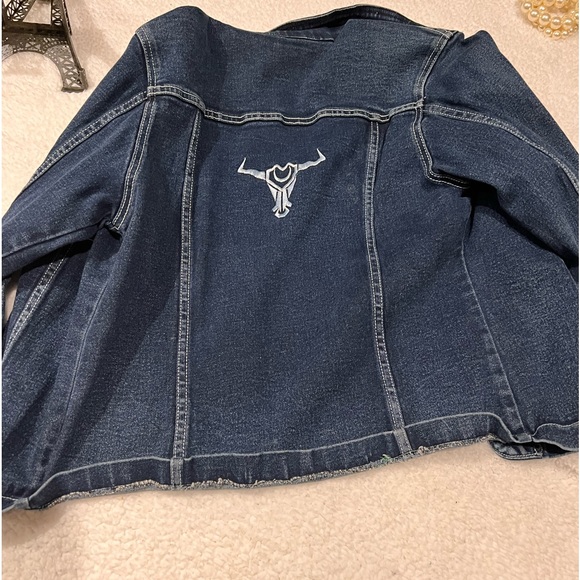 Jacket - Picture 2 of 4